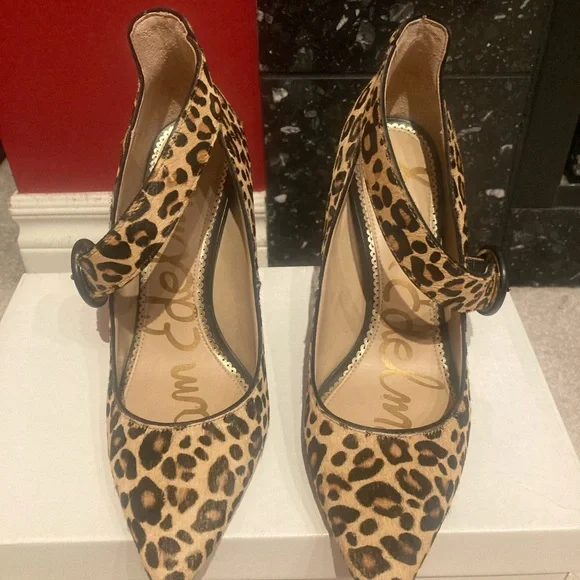 Sam Edelman Leopard Print Shoe (Adjustable Buckle Strap) & Stiletto Heel - Picture 2 of 5